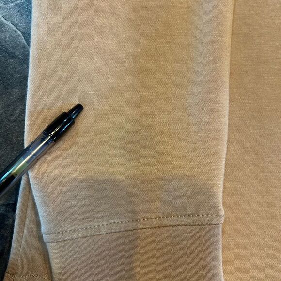 Cable & Gauge Women’s Large Tan Long Sleeve Pullover - Picture 7 of 10